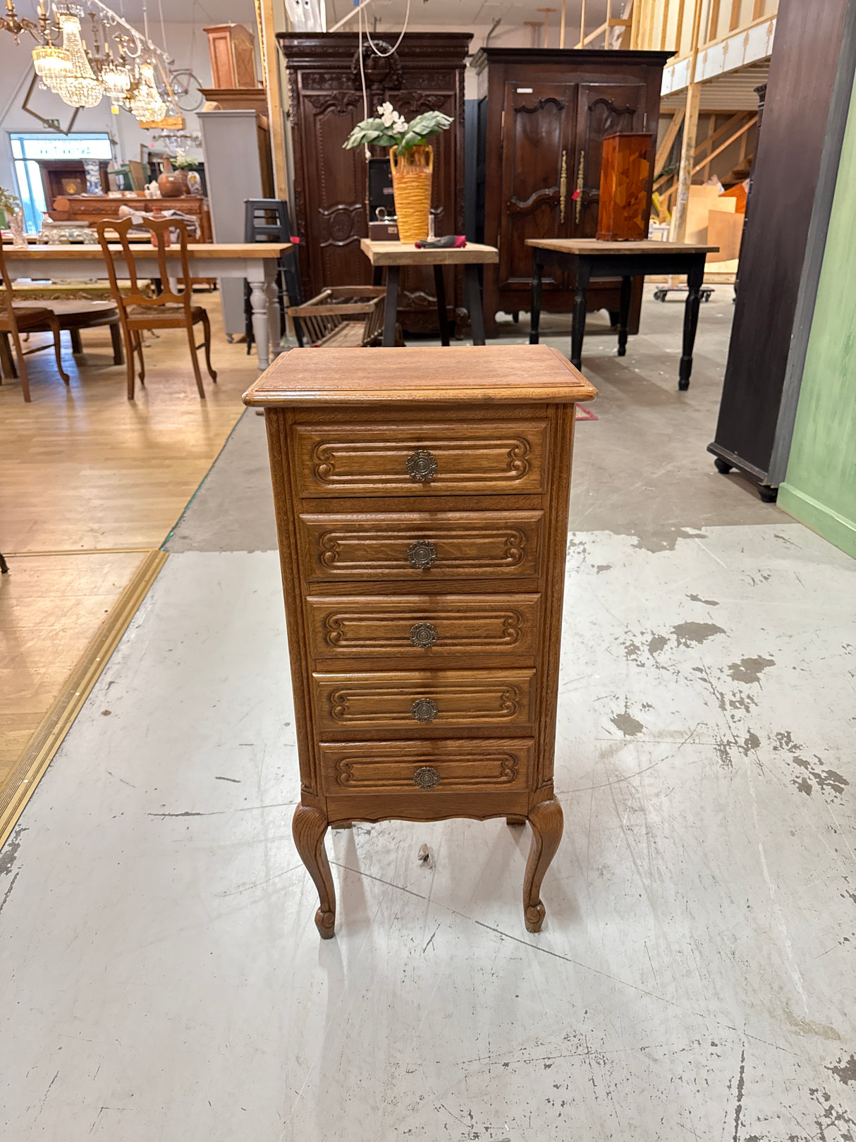 Pieni rokokoo-lipasto L.38cm, S.28cm, K.81cm