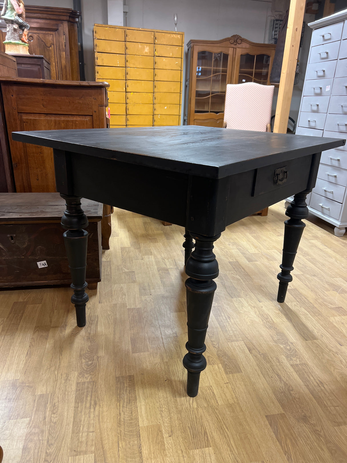 Beautiful Renaissance table, L. 106cm, W. 80cm and H. 78cm
