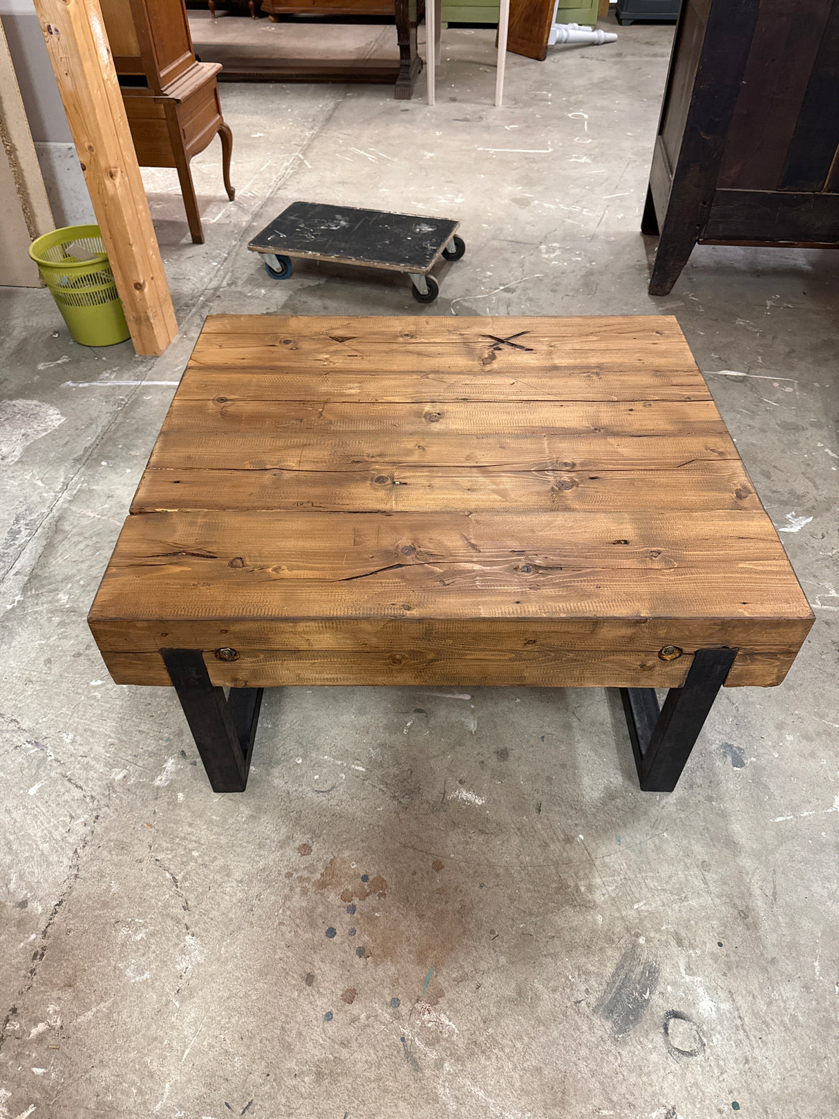 Mahtava sohvapöytä