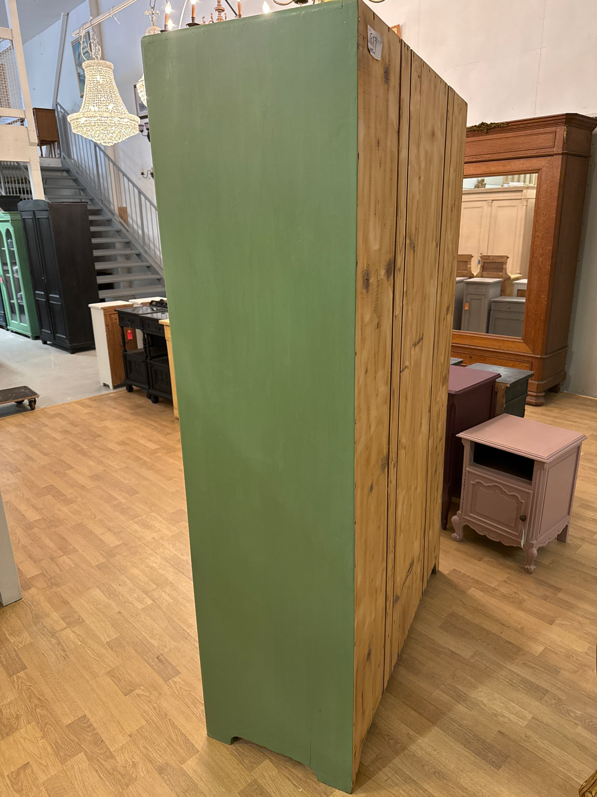 Vihreä vaatekaappi L.115cm,S.48.5cm,K.190cm