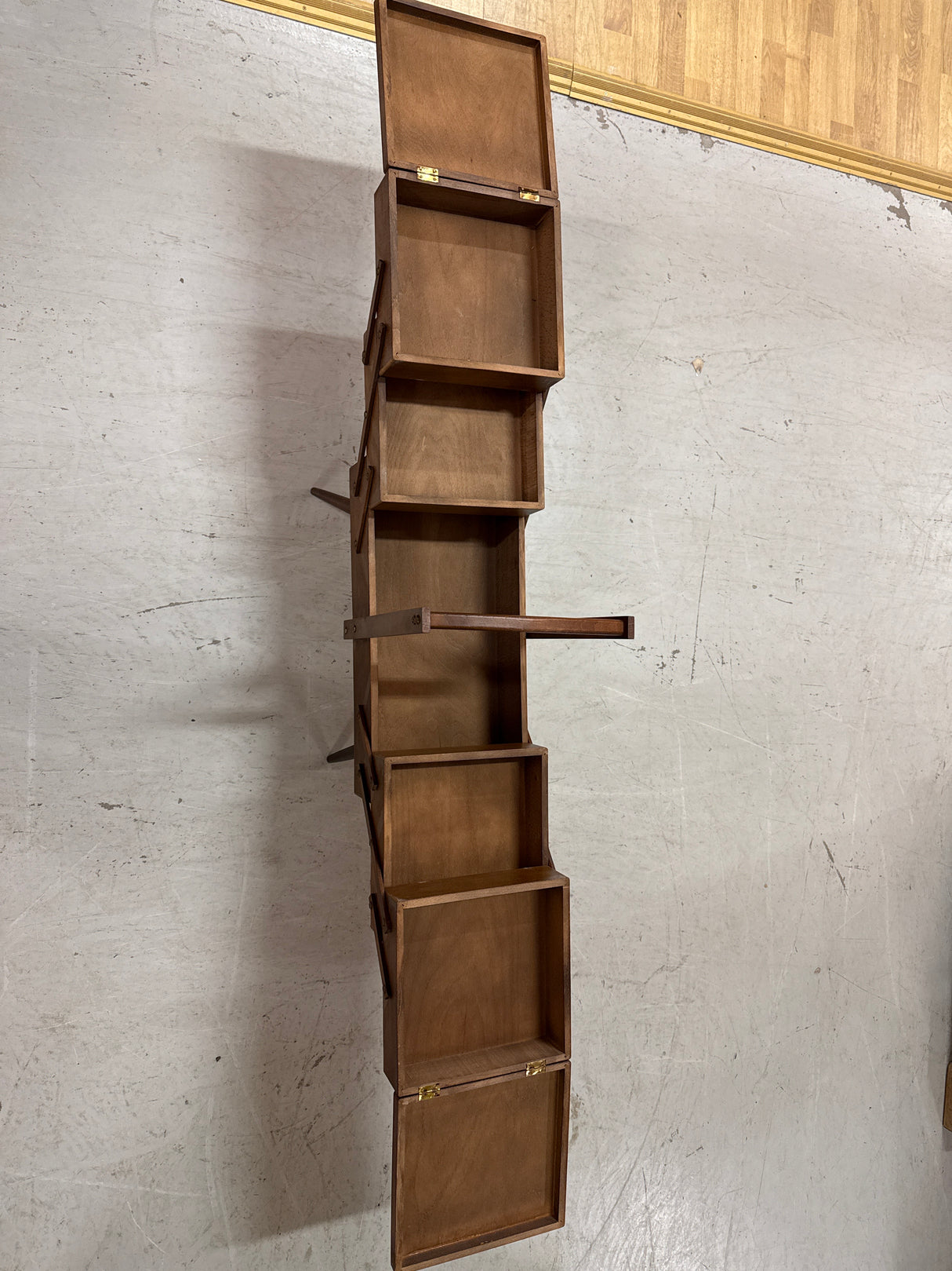 Upea ompelupakki 1950-luvulta L.51cm, S.28cm, K.62cm