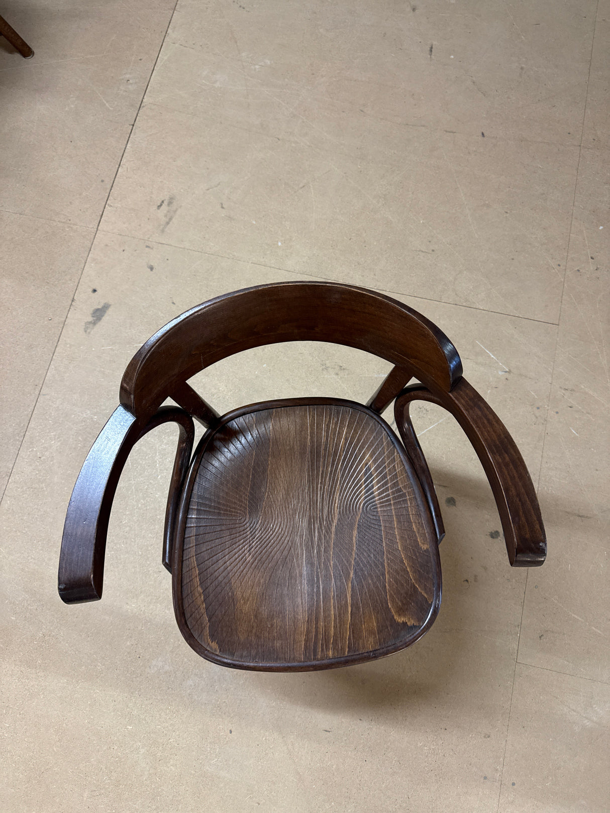 Upea thonet tyylinen ruokatuoli L.54cm, S.45cm, K.77cm