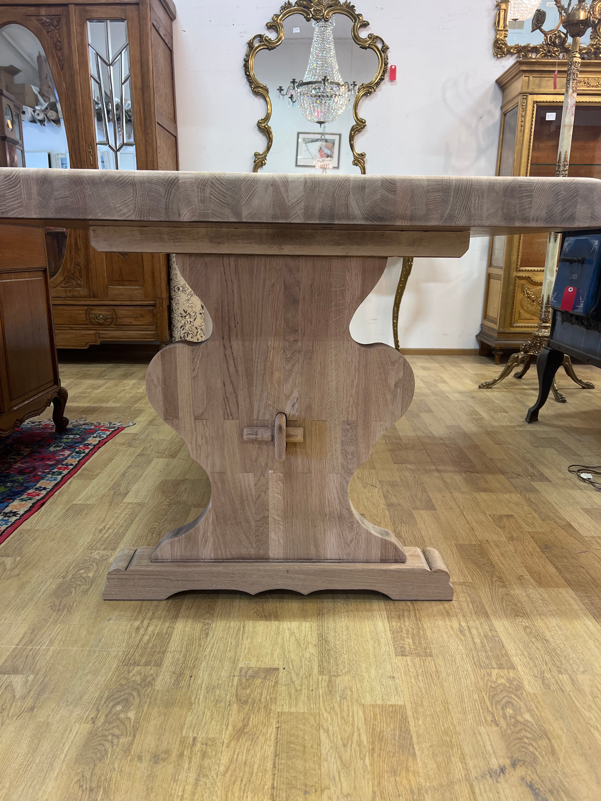 Ruokapöytä massiivitammea Pit. 200cm, Lev. 88,5cm ja K. 76,5cm