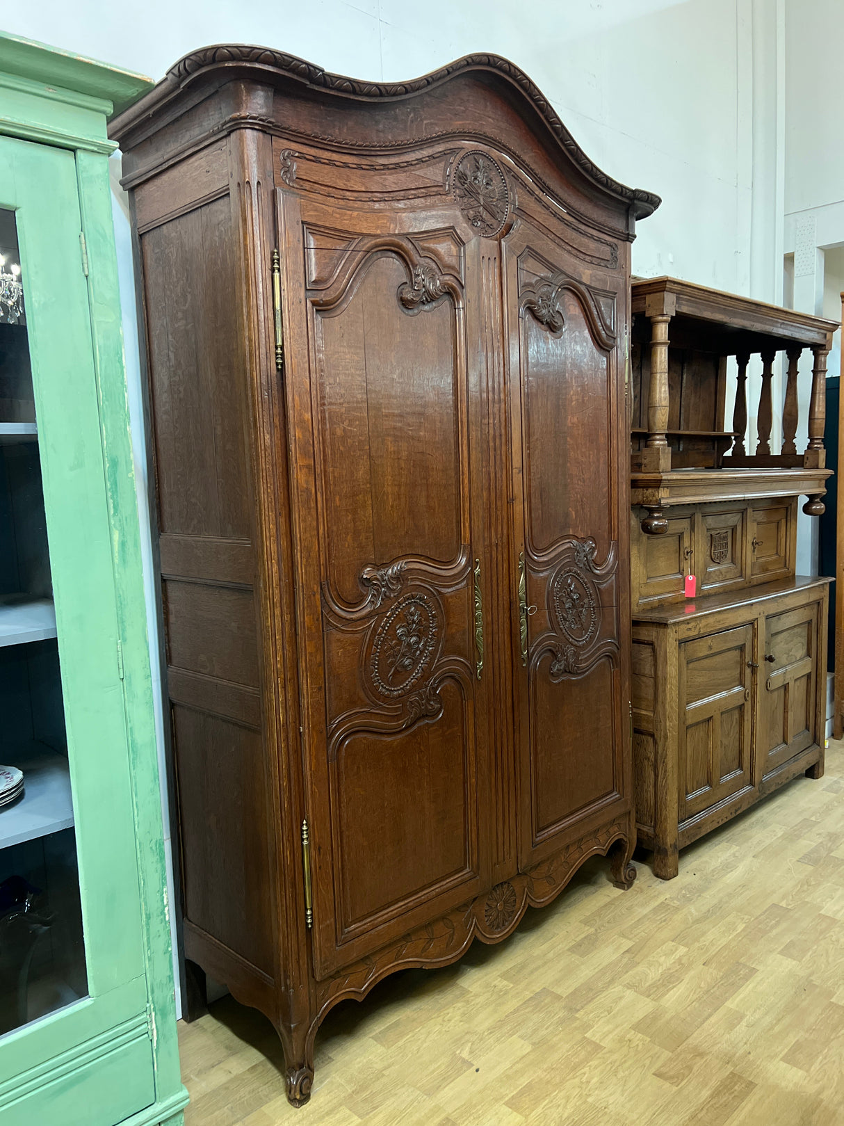 1800-luvun vaatekaappi. L. 160cm, S. 60cm ja K. 240cm