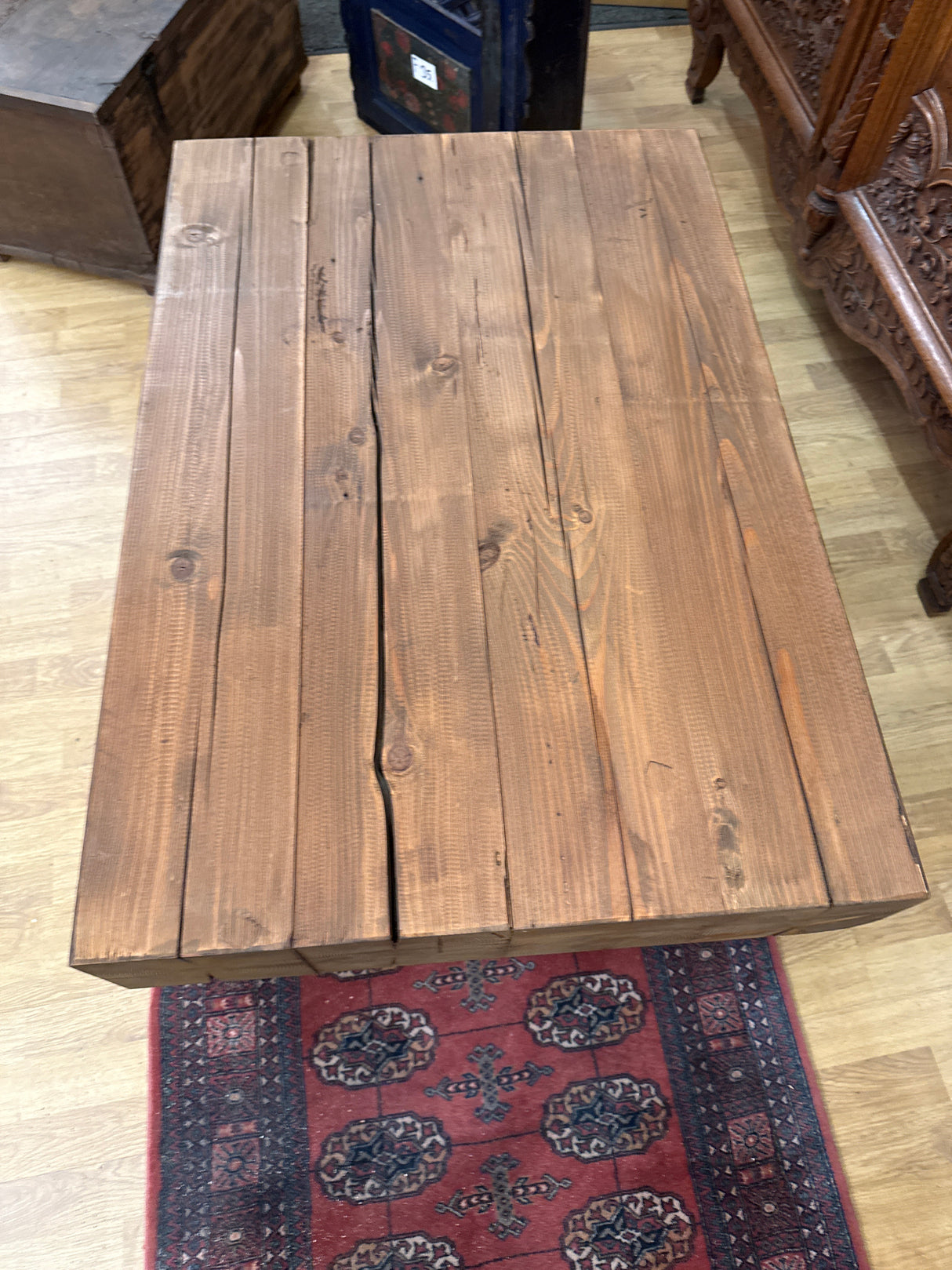 Mahtava sohvapöytä