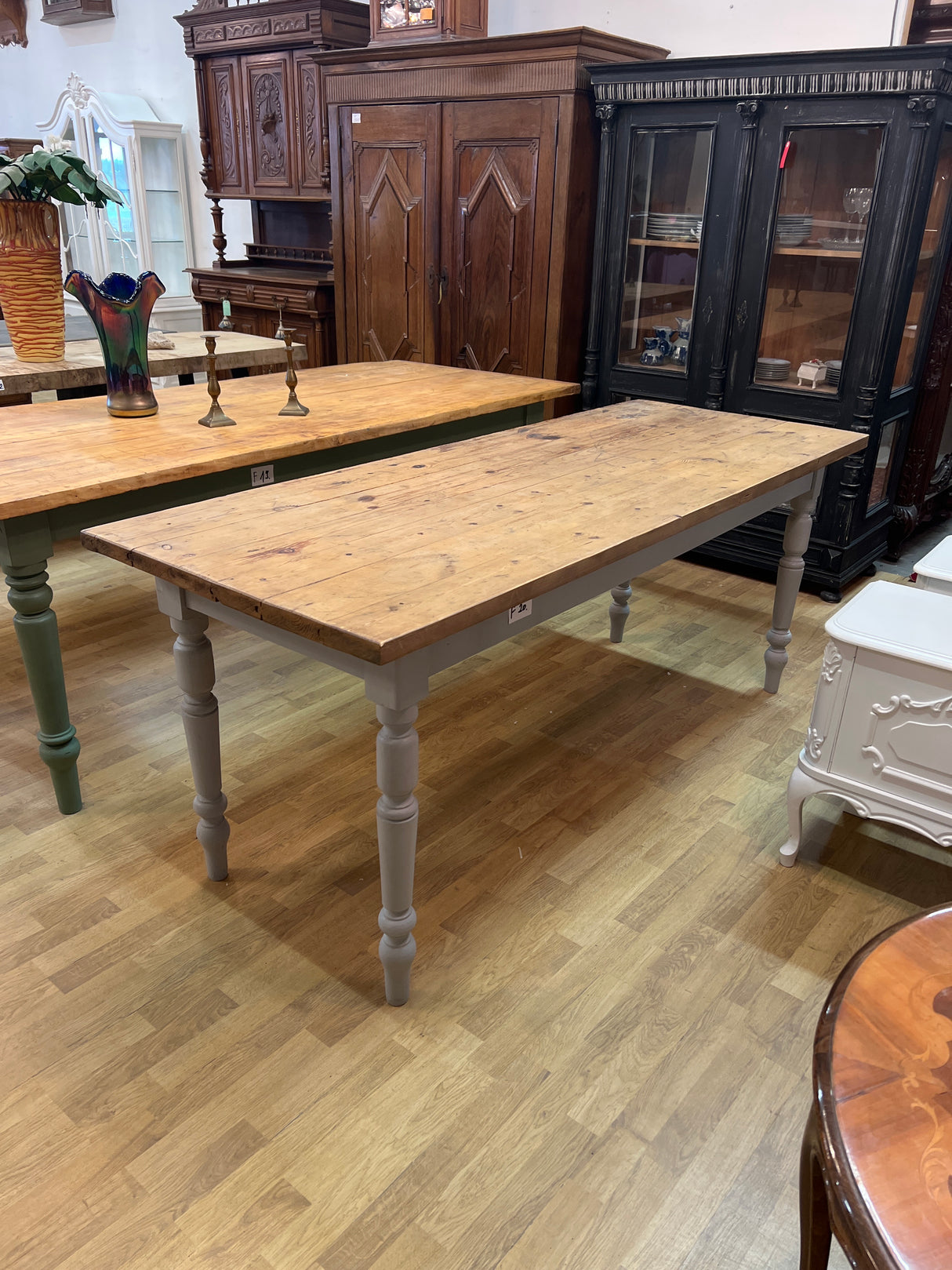 Dining table L. 195.5cm, W. 74.5cm and H. 79cm.