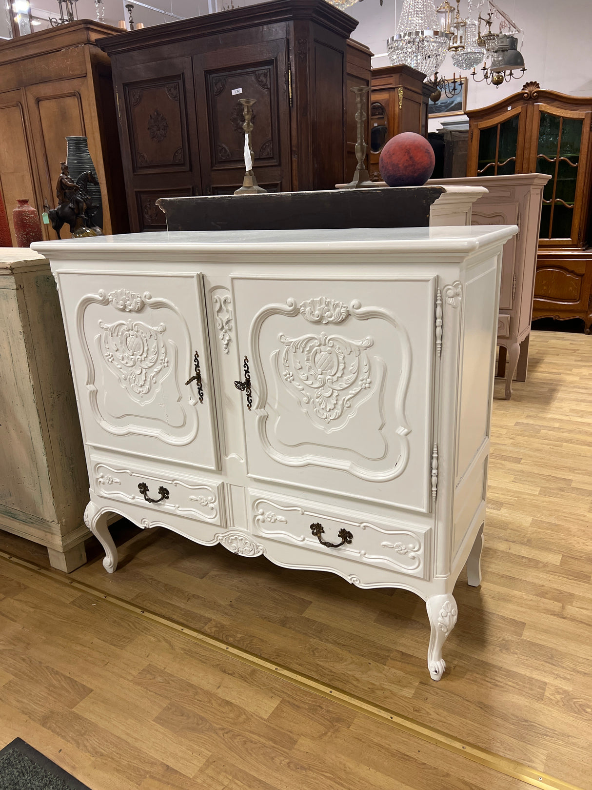 Rococo sideboard. Width 115cm, depth 47.5cm and height 101cm.