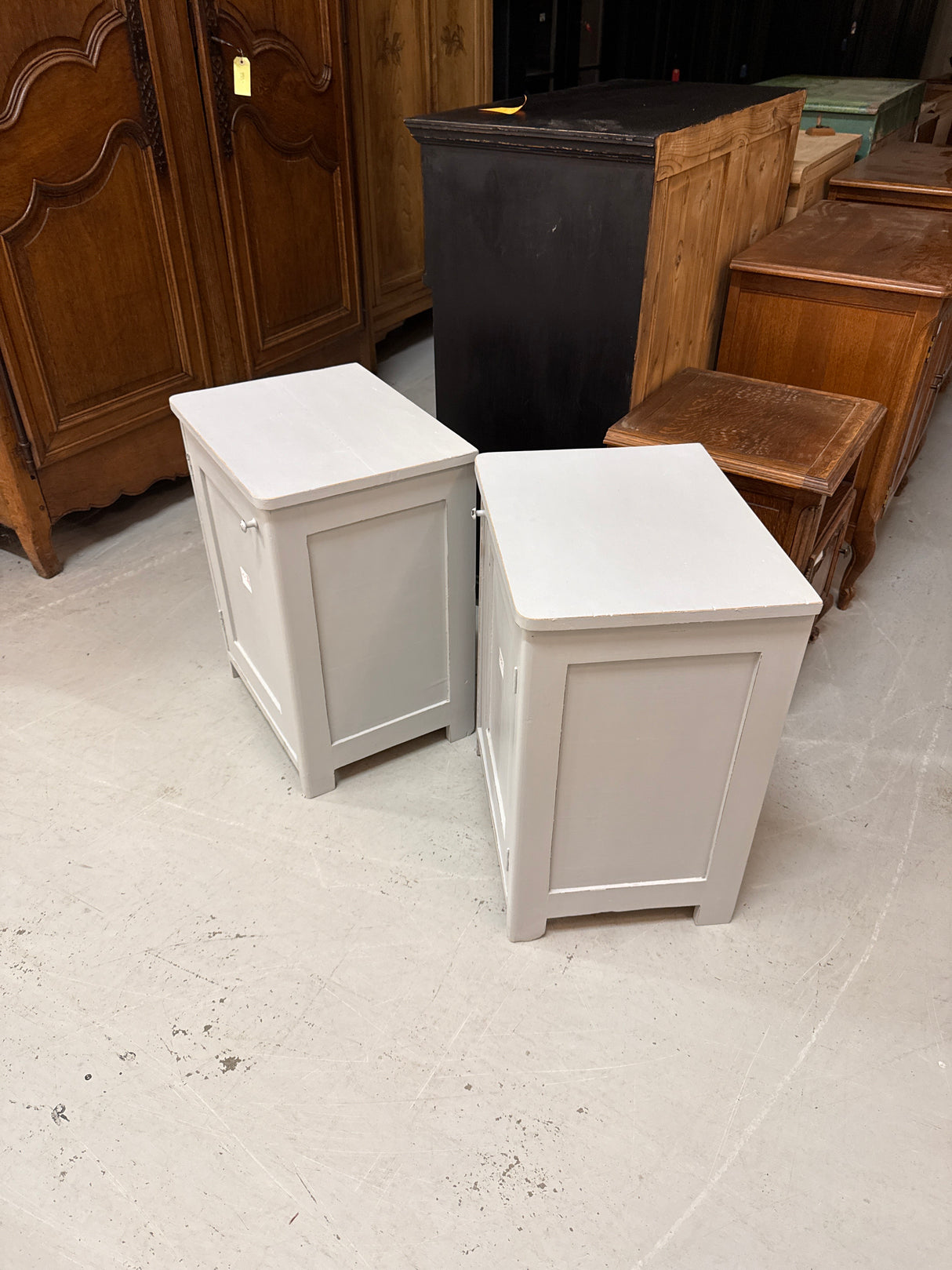 Light gray pair of bedside tables W.47cm, D.37cm, H.62cm