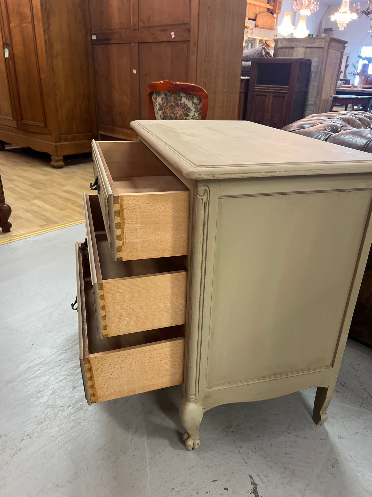 Rokokoo vetolaatikko lipasto L.79,5cm, S. 44,5cm ja K. 76,5cm