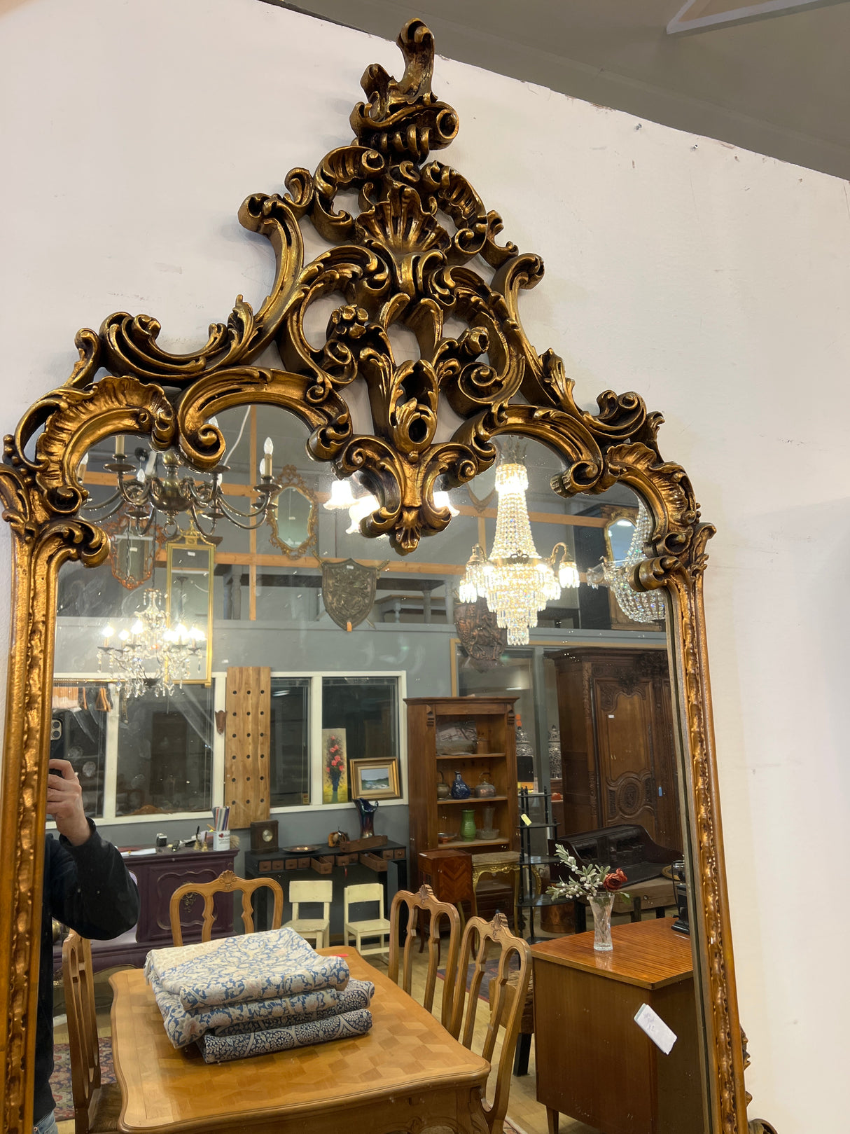 Huikea rokokoo konsolipeilipöytä L. 138cm, S. 41,5cm ja K. 258cm