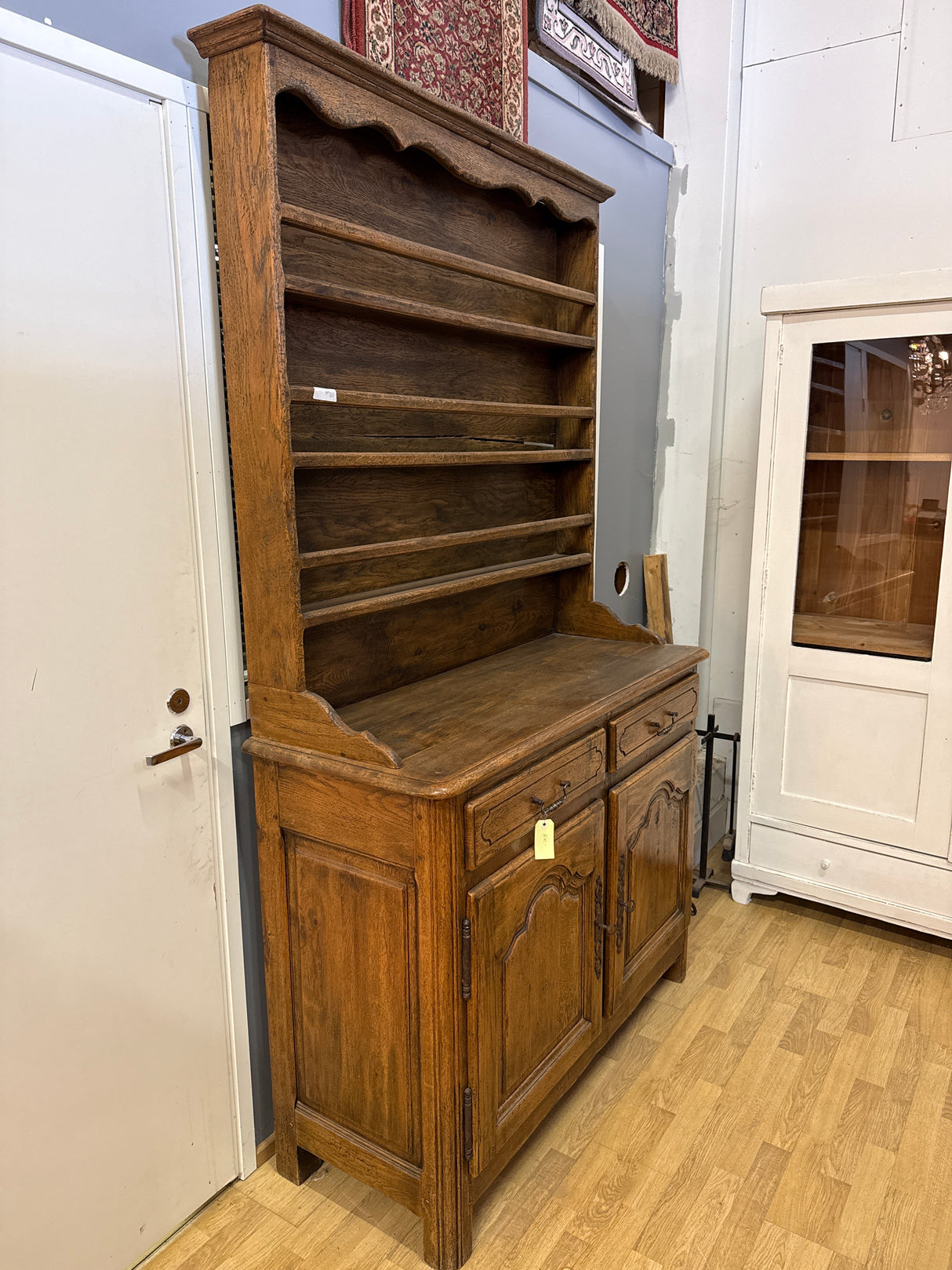 Astiakaappi/lautashylly L.125.5cm, S.49cm, K.220cm