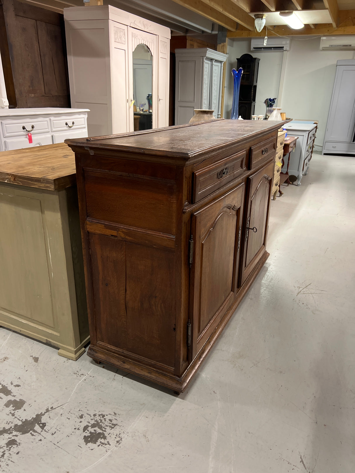 Senkki 1800-luvulta L. 165,5cm, S. 52,5cm ja K. 105,5cm.