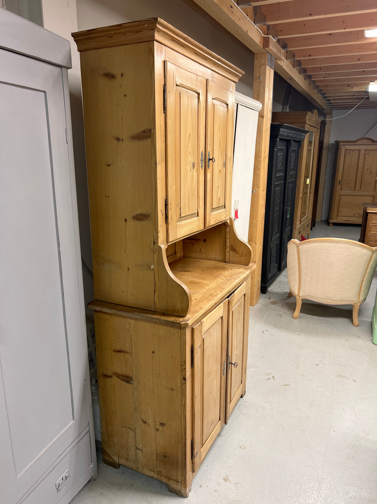 Talonpoikais kaappi L.95cm, S. 48cm ja K. 191cm.