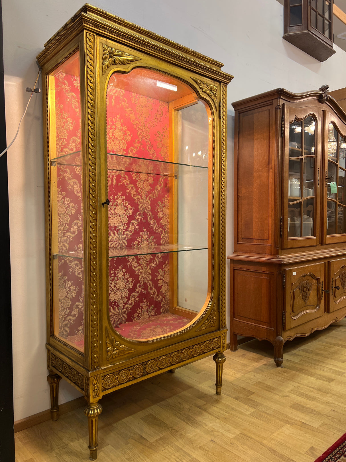 Upea empire vitriini😍 L. 81cm, S. 42cm ja K. 165cm