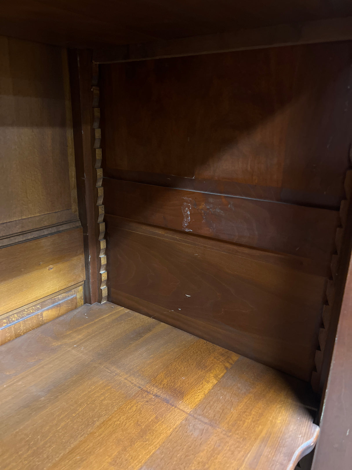 Todella tasokas mahonki vaatekaappi L. 165cm, S. 65cm ja K. 210cm