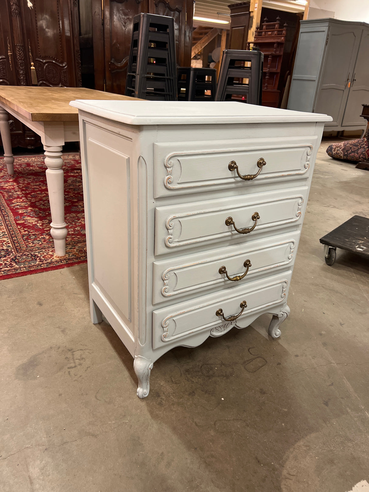 Rokokoo-lipasto L.70,5cm, S.50cm, K.87cm.