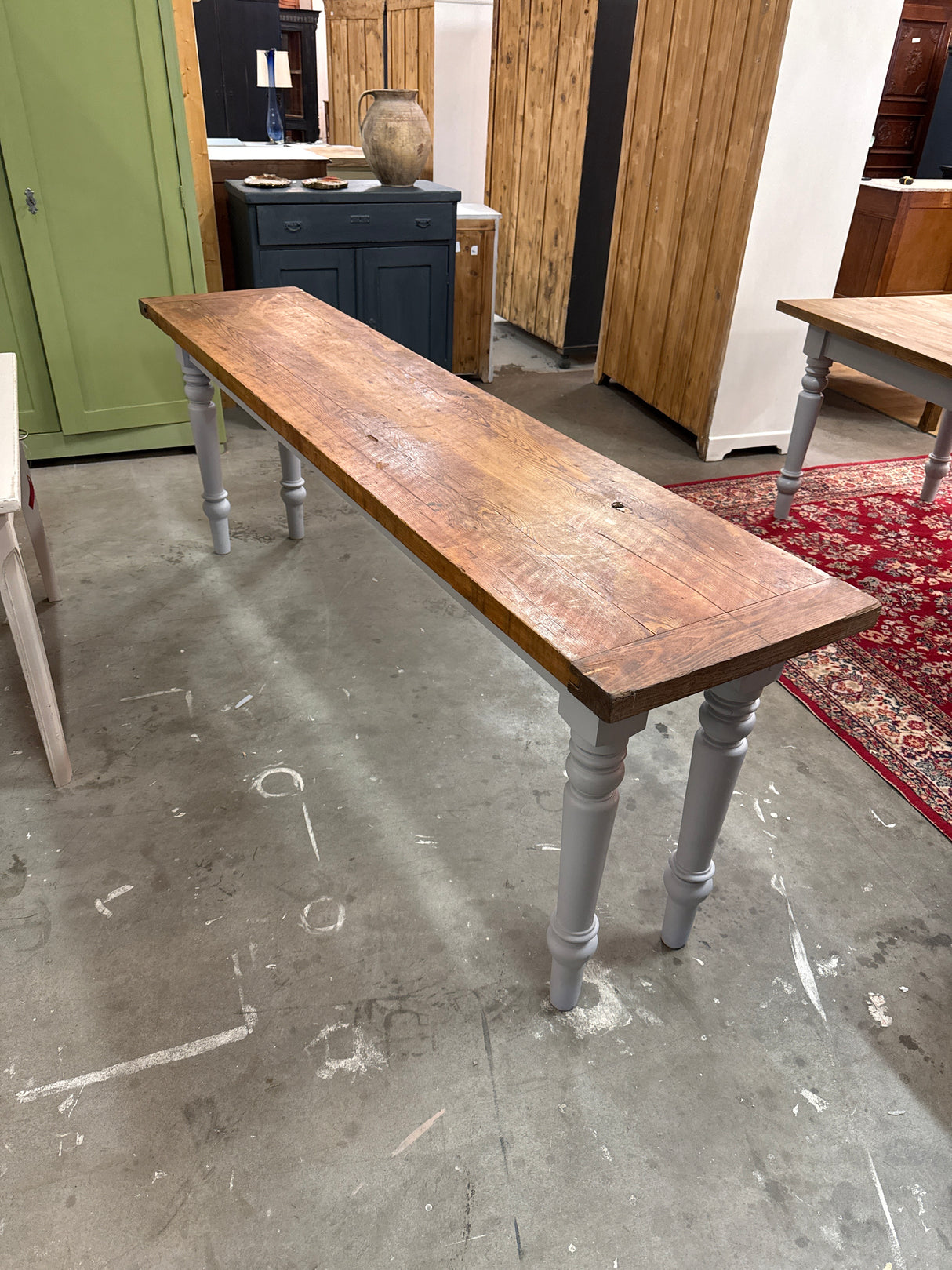 Narrow table