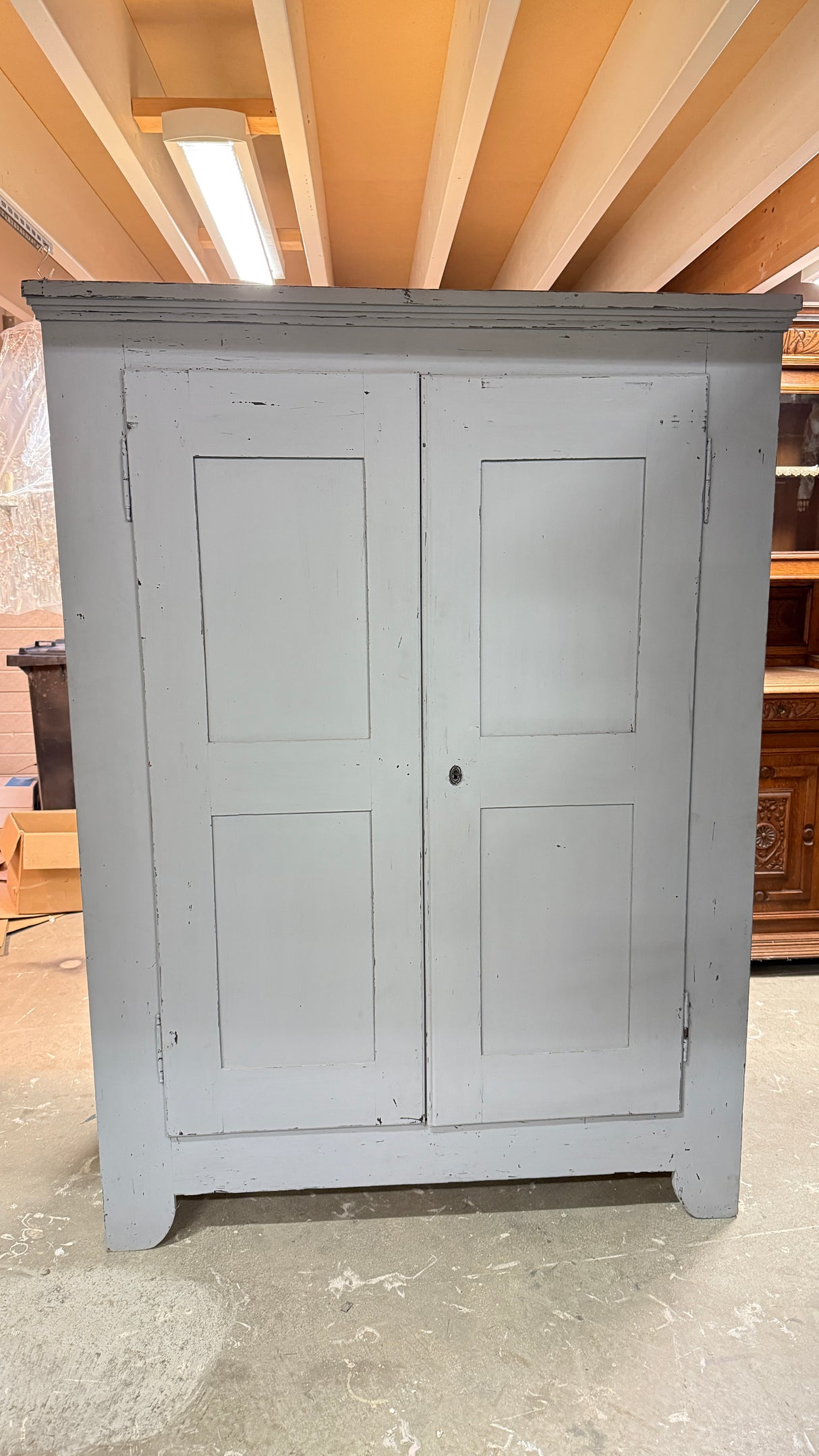 Super gorgeous deep wardrobe 145cm, 78.5cm, 197cm