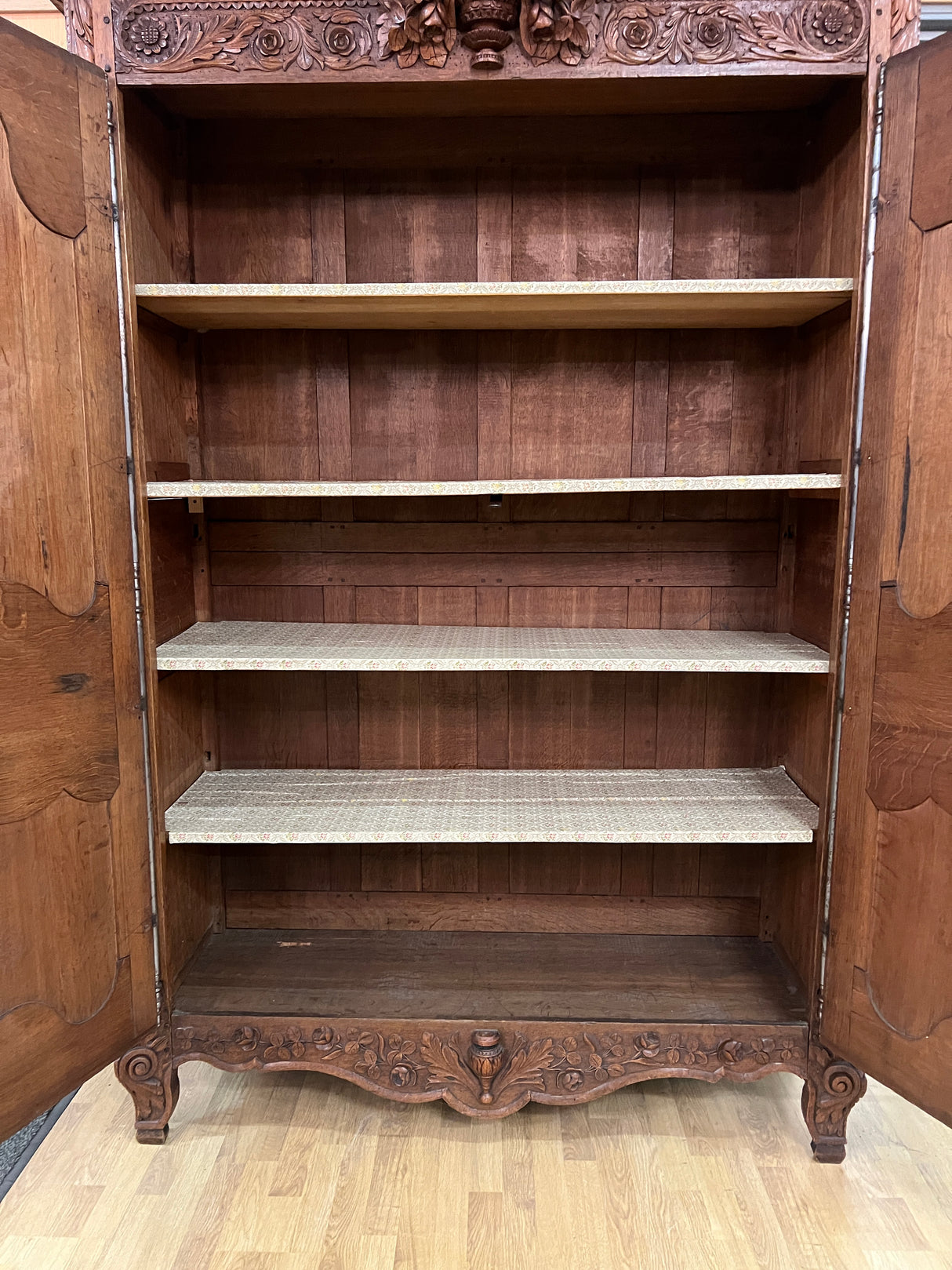 Gorgeous 1870s wardrobe