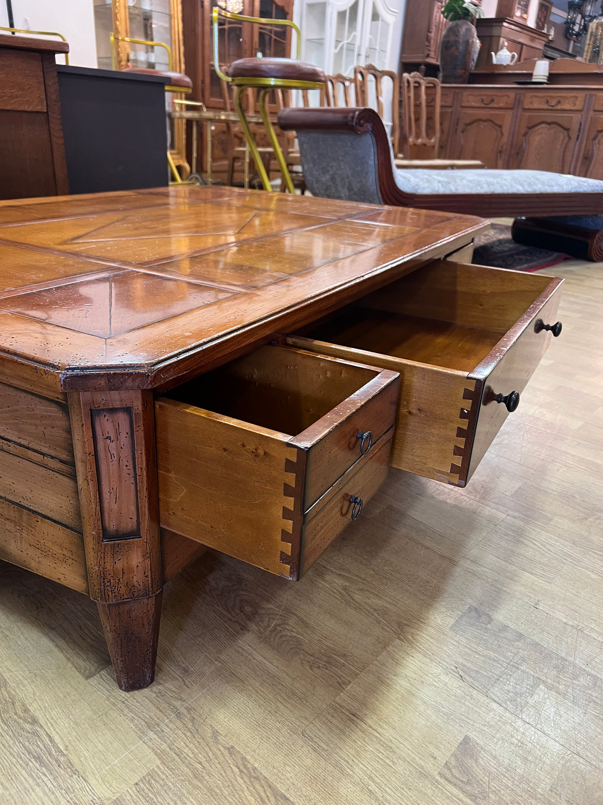 Solid wood coffee table W. 135cm, D. 95cm and H. 42.5cm.