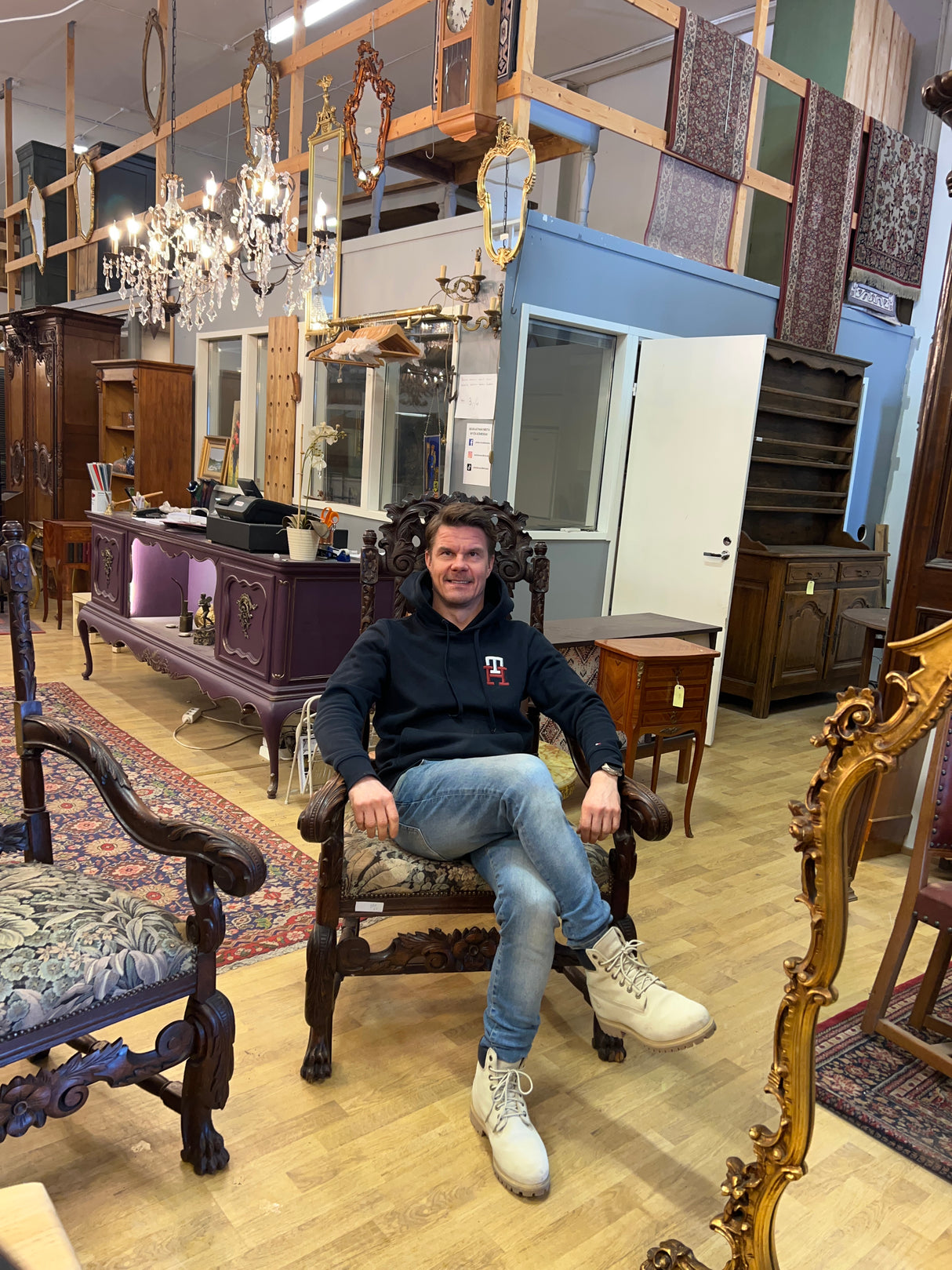 Upea tuolipari saatavana 2 kpl L. 85cm, S. 70cm ja K. 130cm