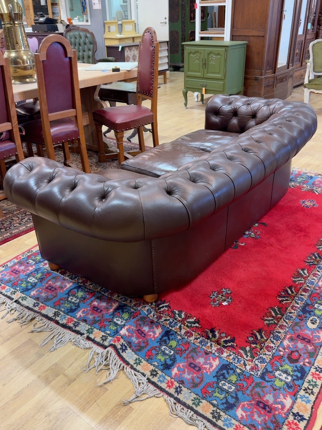 Chesterfield-sohvan takakulma
