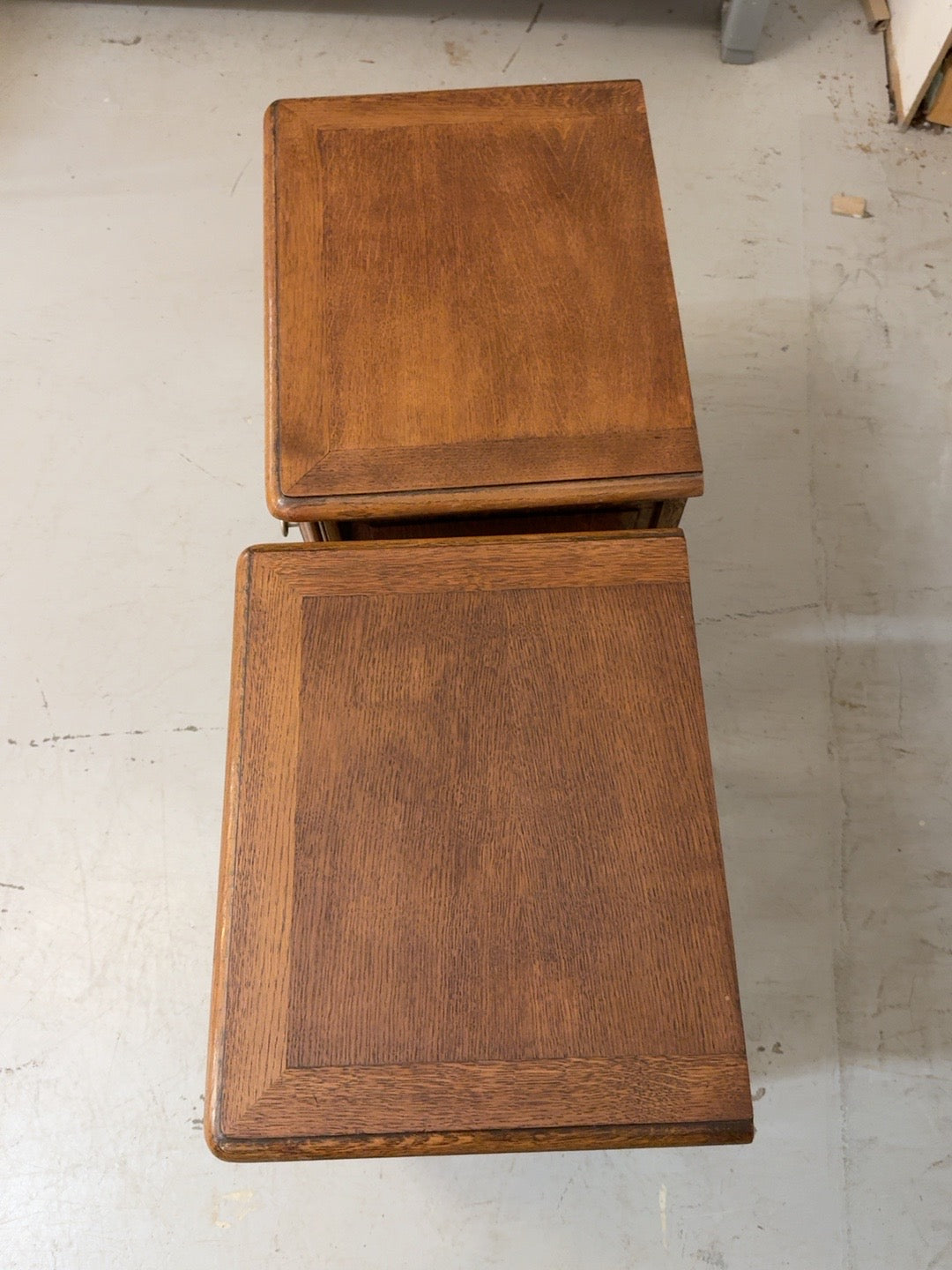 Yöpöytien kansipinnat