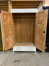 Simply beautiful white wardrobe W. 110cm, D.50cm and H. 193cm
