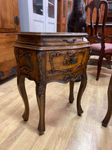 Upeat mahonkiset yöpöydät 2kpl