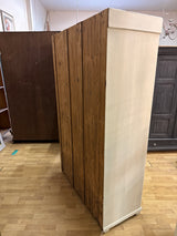 Vaalea vaatekaappi L.117cm, S.50cm,K.188.5cm