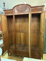 Stunning Art Nouveau cabinet with bevelled mirrors W.155cm, D.57cm, H.224.5cm