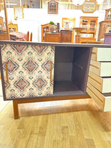 Upea kotimainen vintage senkki L.121cm, S.41cm, K.72.5