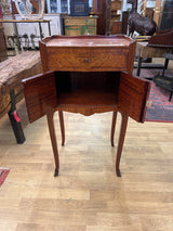 Small Italian chest of drawers W. 39.5cm, D. 31.5cm and H. 74cm