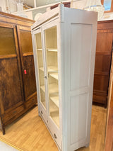 Huikea vitriinikaappi L. 121cm, S.49cm, K.199cm