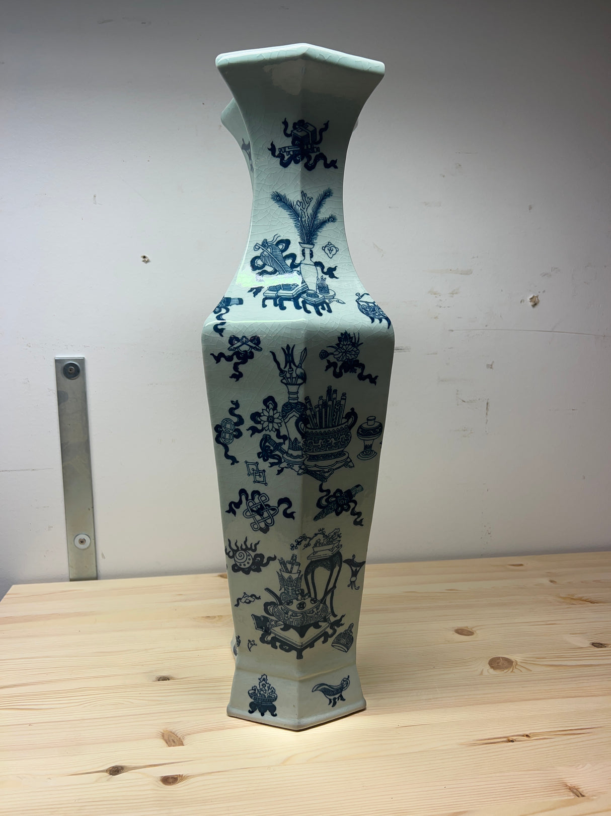 Upea käsinmaalattu posliinivaasi😍 Korkeus 60cm