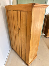 Upea talonpoikais-ruokakaappi L.98cm, S.43.5cm, K.151cm