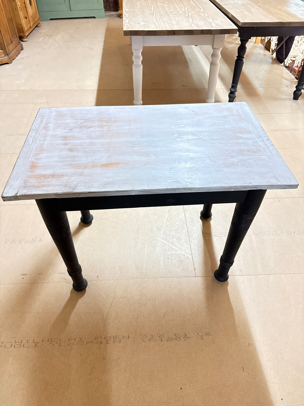 Pieni pöytä L.101.5cm, S.62cm, K.75cm