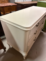 Rokokoo vetolaatikko lipasto/senkki. Leveys 117cm, syvyys 48,5cm ja korkeus 80cm
