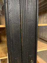 Upea musta vitriinikaappi L.124.5cm, S.58cm, K.186.5cm