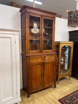 Astia/kirjakaappi L. 115cm S. 50,5cm ja K. 254cm