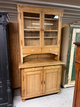 Talonpoikais astiakaappi L. 113cm, S. 50cm ja K. 215cm