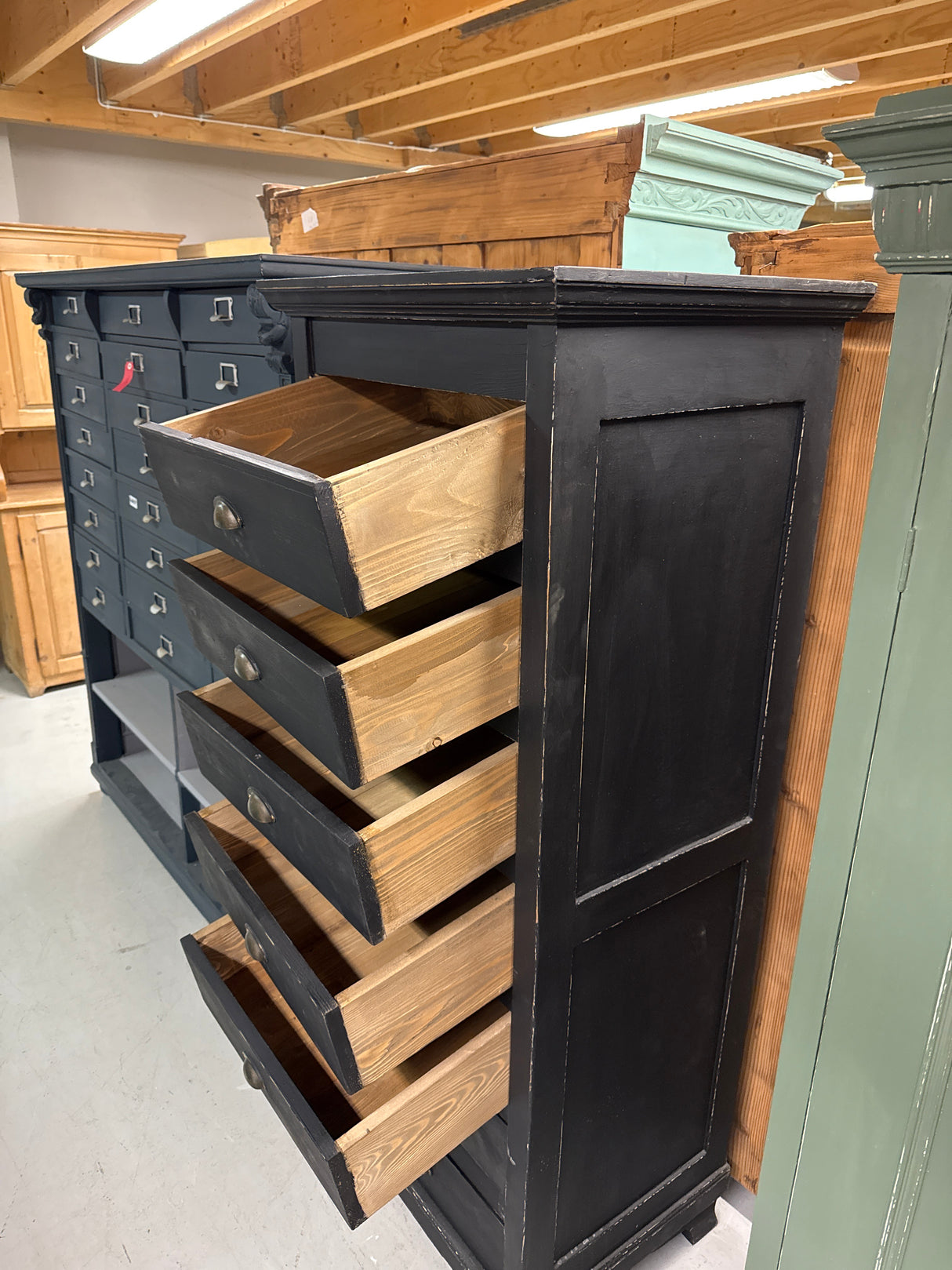 Talonpoikais-vetolaatikkolipasto L.67.5cm, S.53cm, K. 166cm