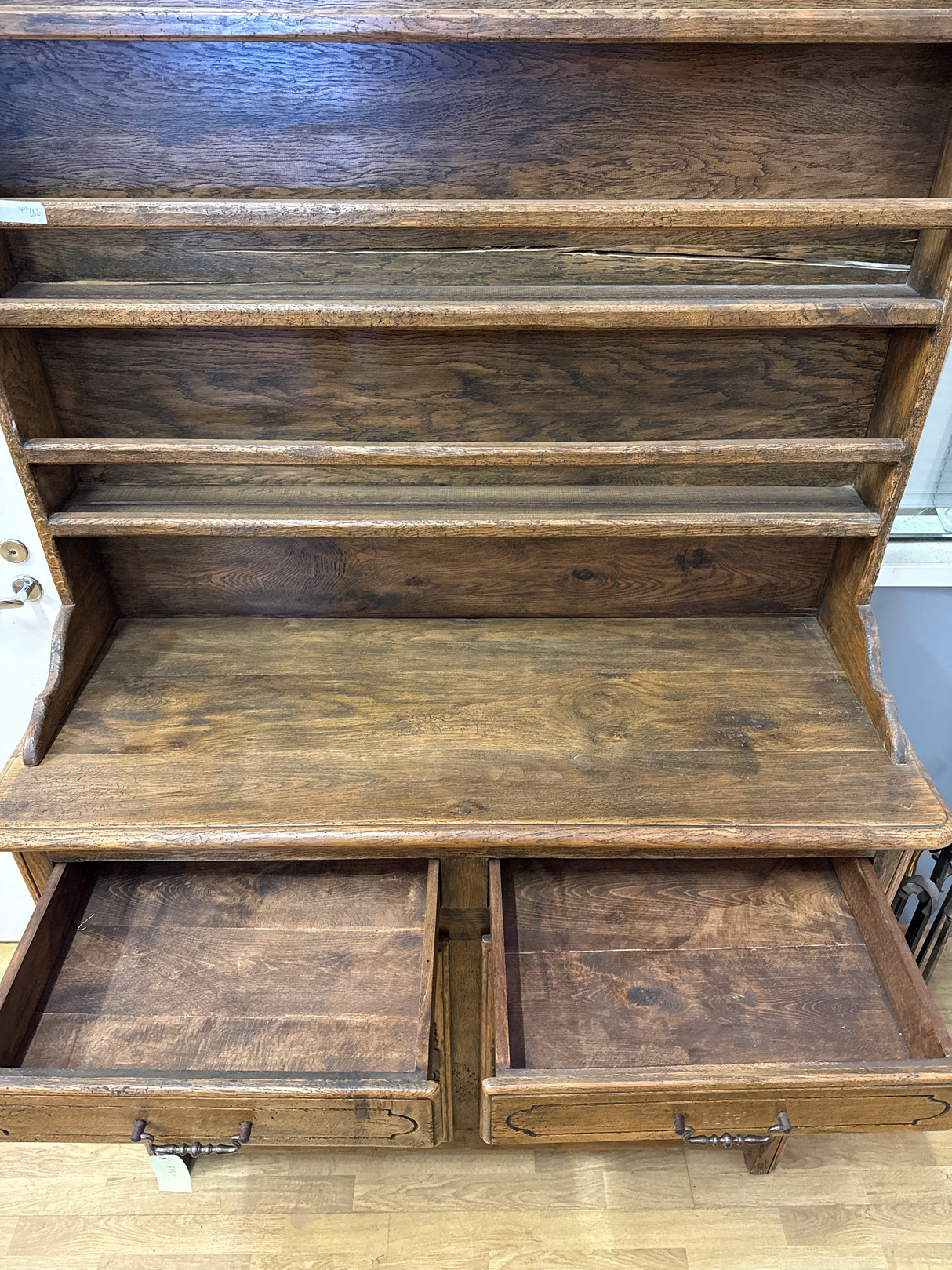 Astiakaappi/lautashylly L.125.5cm, S.49cm, K.220cm