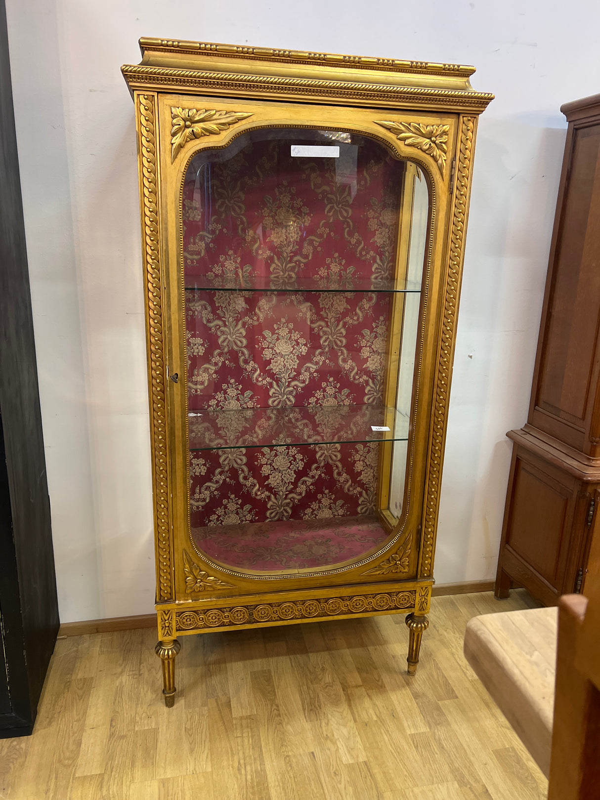 Upea empire vitriini😍 L. 81cm, S. 42cm ja K. 165cm