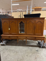 Upea rokokoo Leveä vitriini L.262cm, S.52.5cm, K.154cm