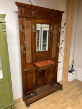 Upea eteiskaluste L. 114cm, S. 23,5cm ja K. 202cm