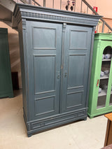 Vaatekaappi L. 133cm, S. 58cm ja K. 194,5cm