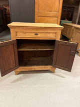 Beautiful oak chest of drawers. W. 89.5cm D. 47cm H. 98.5cm