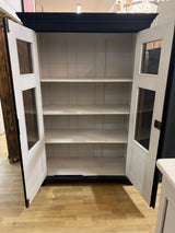 Vitriinikaappi L. 122cm, S. 57cm ja K. 180cm