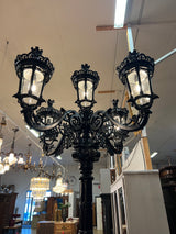 Lyhtypylväs (valurautaa) K. 300cm ja halk. n. 135cm.